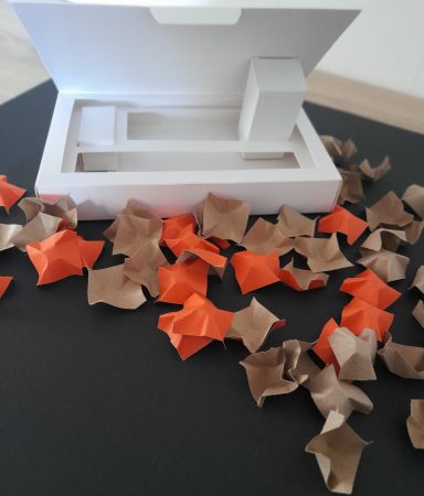 Klappschachtel mit Podest Klappschachtel mit Inlay